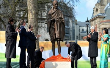 British PM unveils Mahatma Gandhi statue in London