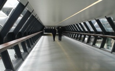 Crossrail Place: Walkway