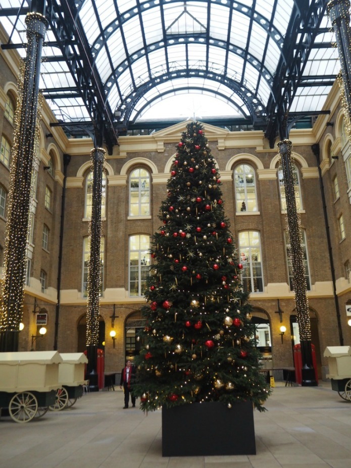 London Christmas Tree 2015 - Hays Galleria