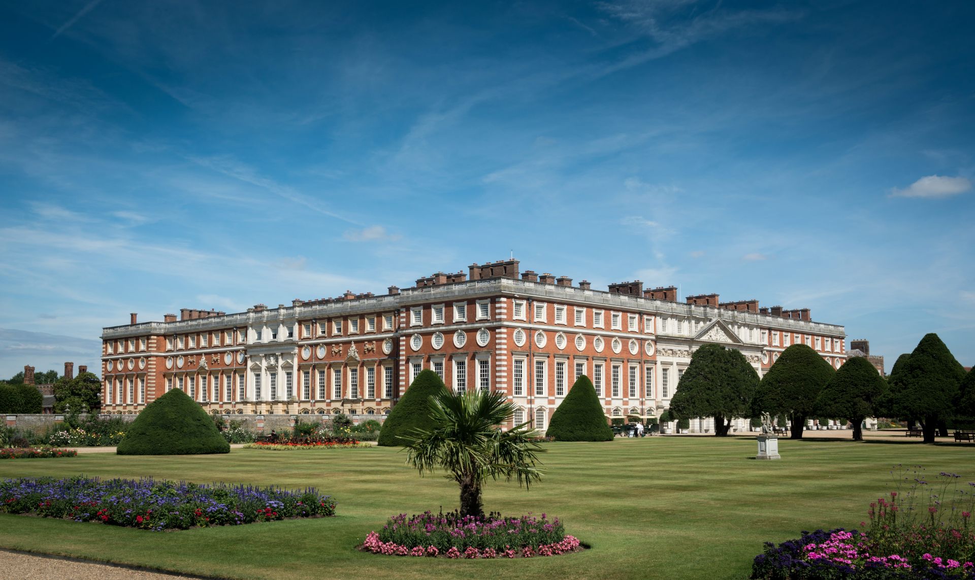 tours to hampton court palace