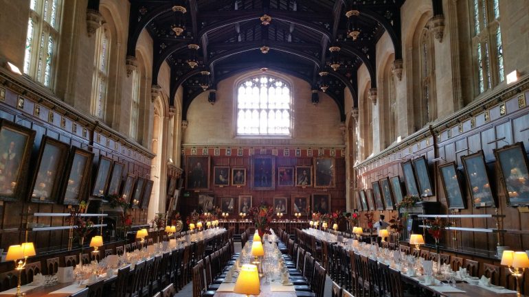 Oxford - dining room at Christchurch University. Photo Credit: ©Waldo Miguez/Pixabay.