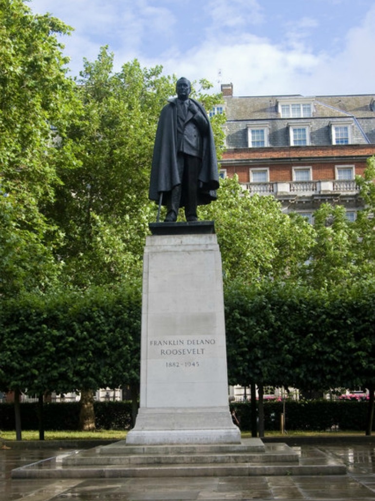 Statue of United States President Franklin Delano Roosevelt in London. Photo Credit: ©Bill Harrison via Wikimedia Commons.