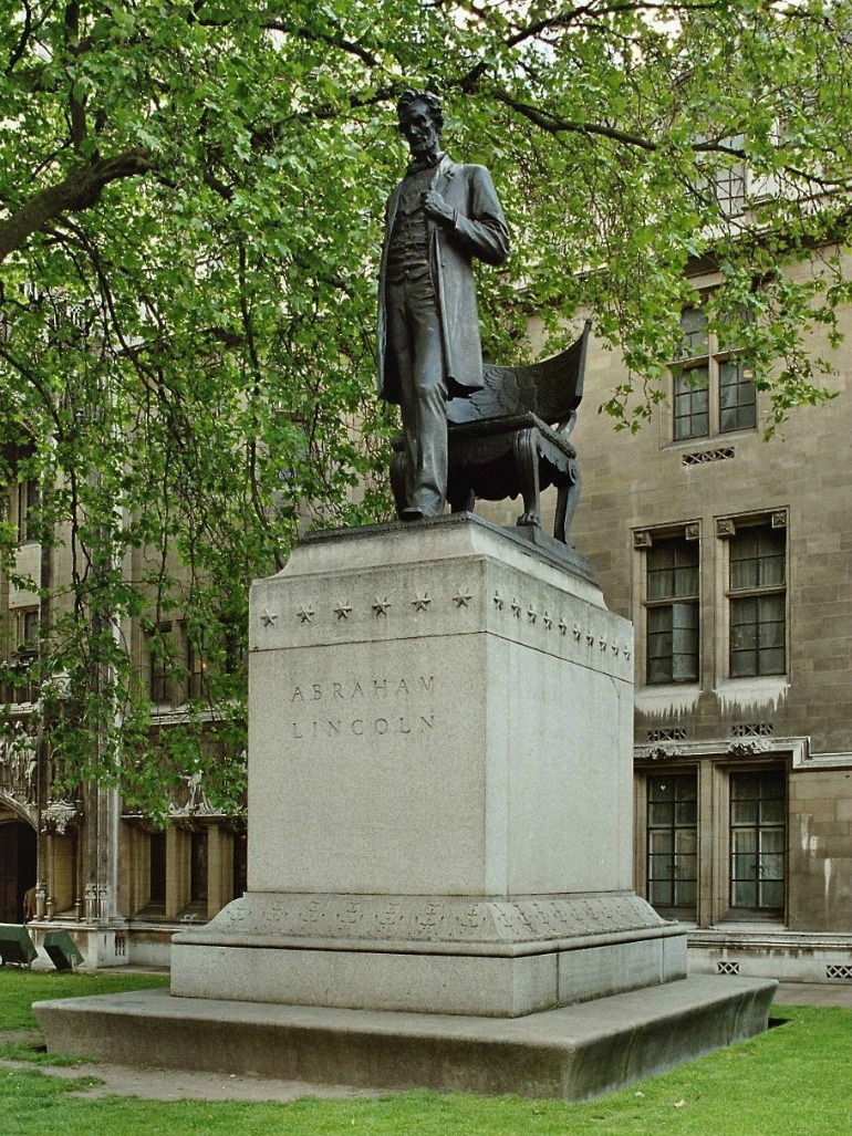 Statute of United States President Abraham Lincoln in London. Photo Credit: ©Sir James via Wikimedia Commons.