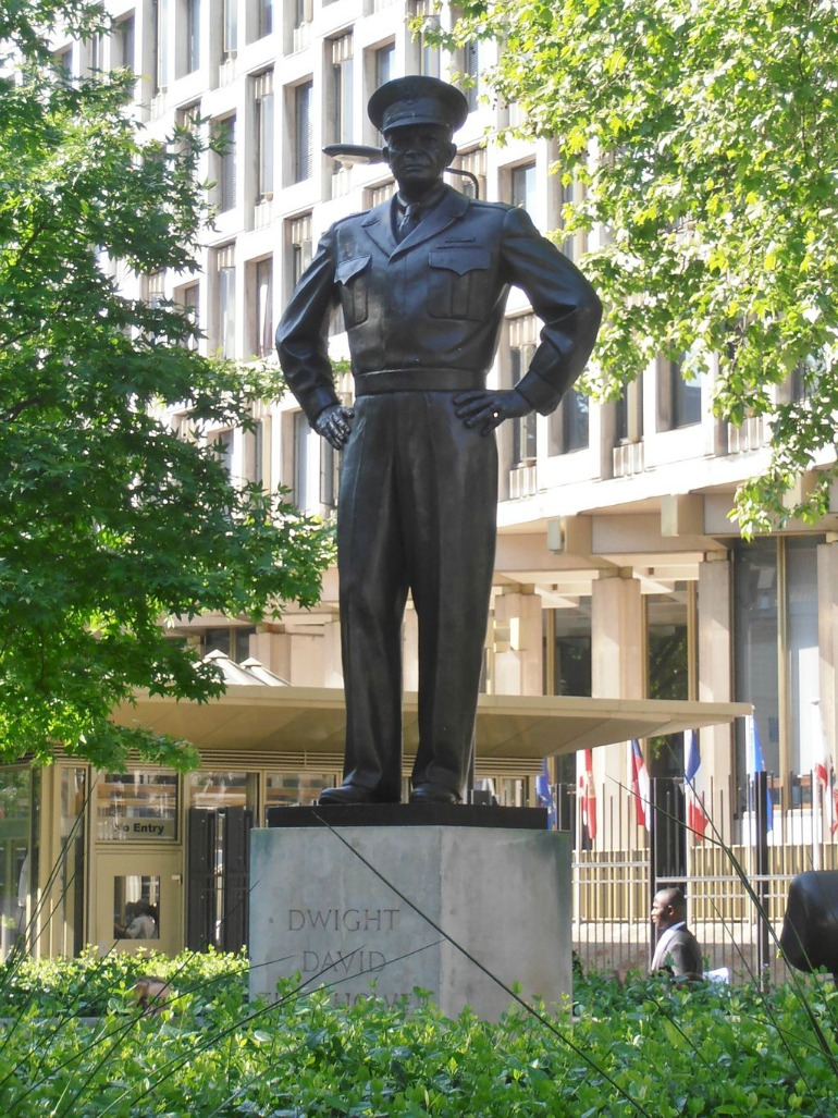 Statute of United States President Dwight Eisenhower in London. Photo Credit: ©Ham via Wikimedia Commons.