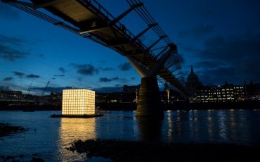 Floating Dreams art installation by South Korean multimedia artist, Ik-Joong Kang. Photo Credit: © Totally Thames 2016.