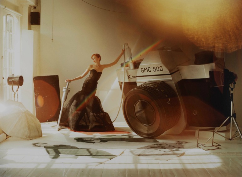 Victoria & Albert Museum: Cole with Giant Camera. Photo Credit: ©Tim Walker, 2004.