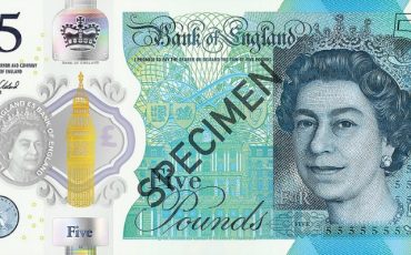 New Plastic £5 banknotes.