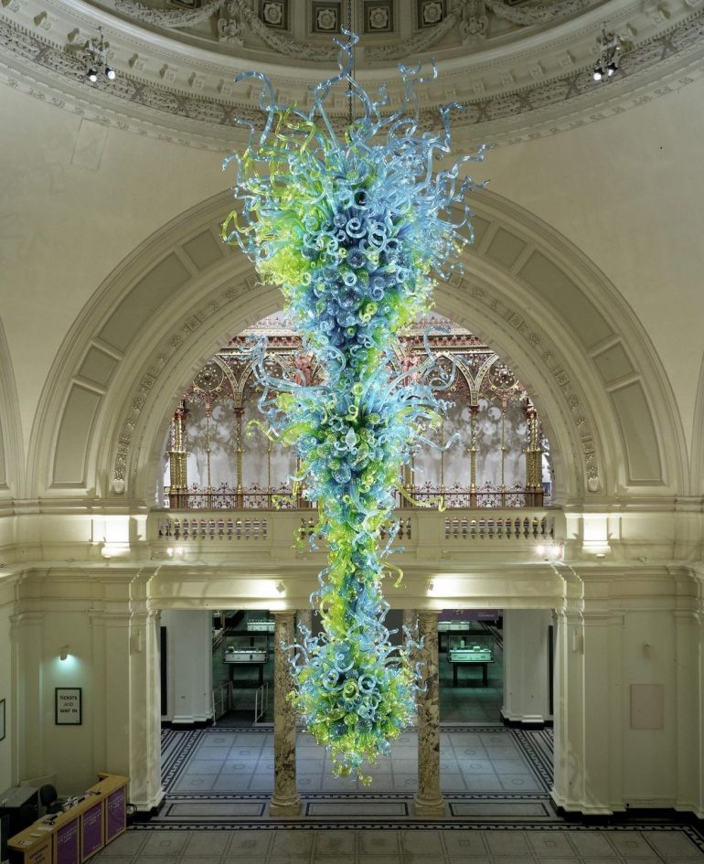Victoria & Albert Museum: blown glass Chandelier by Dale Chihuly. Photo Credit: © Victoria & Albert Museum.