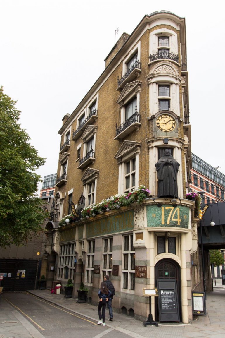 The Black Friar Pub. Photo Credit: © By The Wub via Wikimedia Commons.