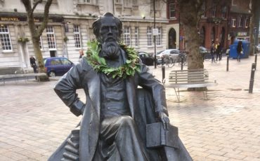 Charles Dickens Statue Portsmouth. Photo Credit: © Edwin Lerner.