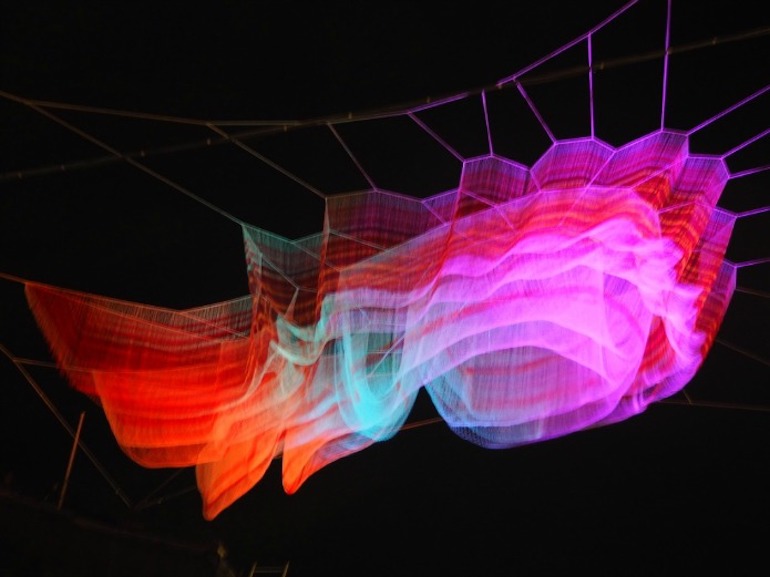 1.8 London by Janet Echelman / Studio Echelman. Photo credit: ©Ursula Petula Barzey.