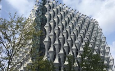 New American Embassy in London between Vauxhall at Battersea. Photo Credit: © Ursula Petula Barzey.