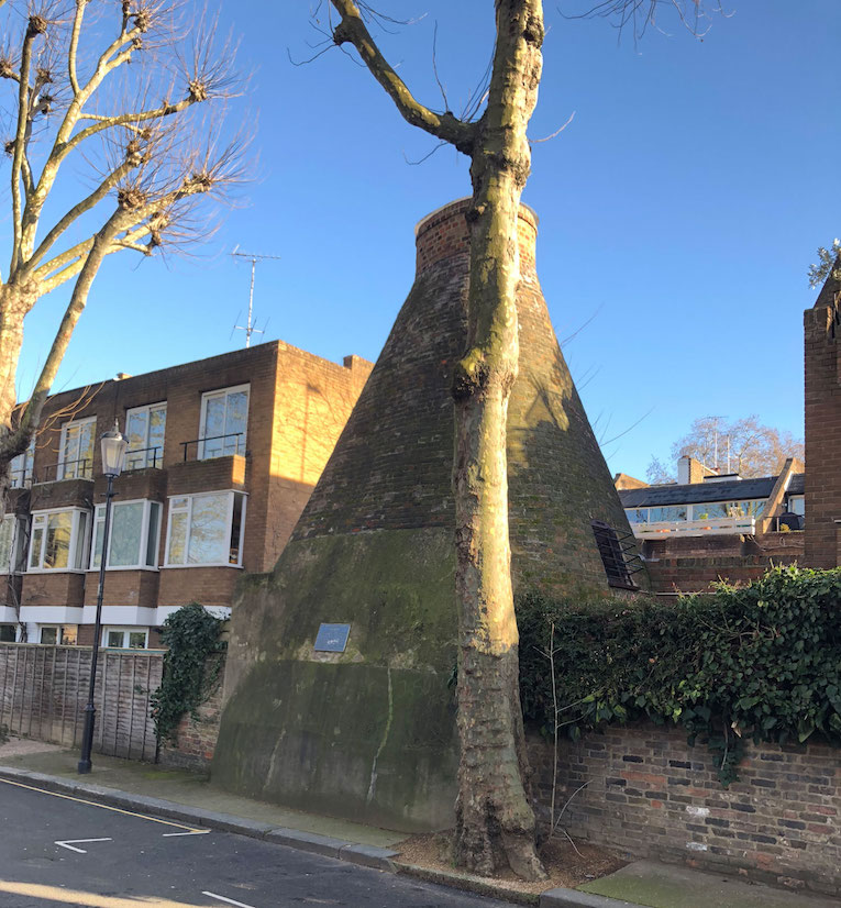 Notting Hill: Beehive kiln just north of Pottery Lane. Photo Credit: © James Hamill.