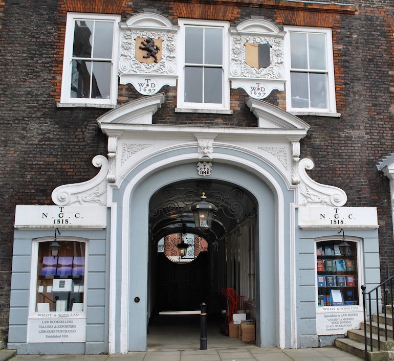 Four Inns of Court: Lincoln's Inn, building 1 to 4. Photo Credit: © Elisa Rolle via Wikimedia Commons.