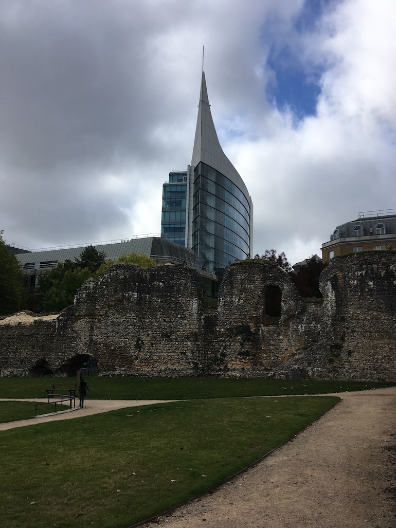 Modern Reading behind the medieval Abbey. Photo Credit: © Edwin Lerner.