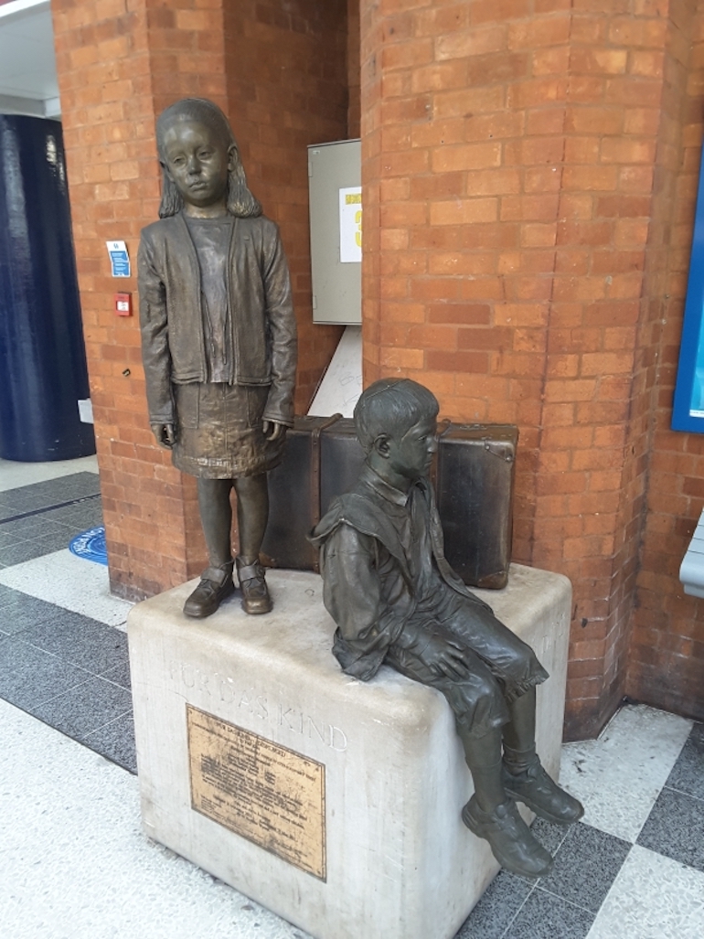 Kindertransport memorial in Liverpool Street station. Photo Credit