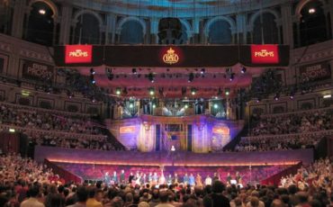 A promenade concert in the Royal Albert Hall. Photo Credit: ©  MykReeve via Wikimedia Commons.