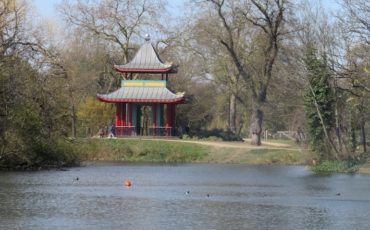 Chinese pagoda, Victoria Park, Bow, East London. Photo Credit: © Steve Fallon.