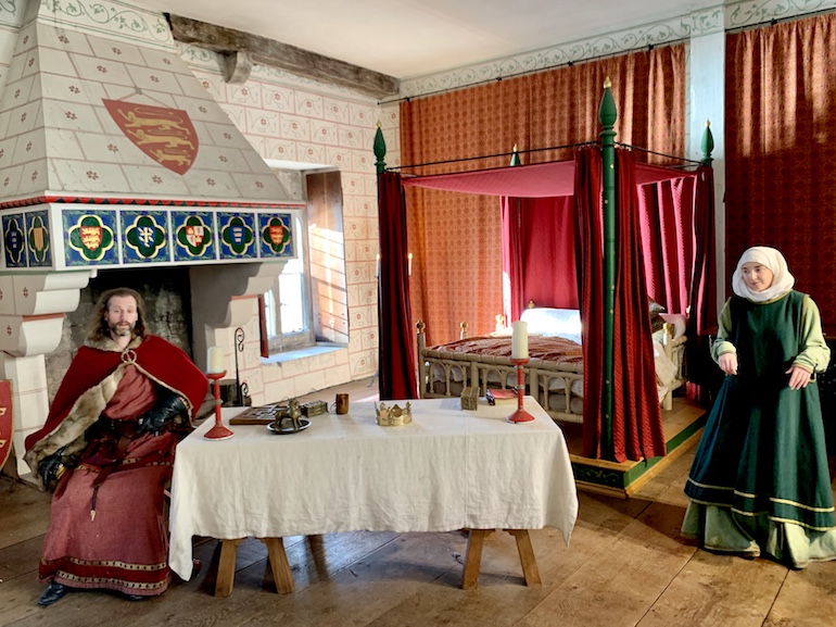 Actors bring Henry III’s Medieval Palace - in St Thomas’s Tower - to life Tower Green. Photo Credit: © Antony Robbins.