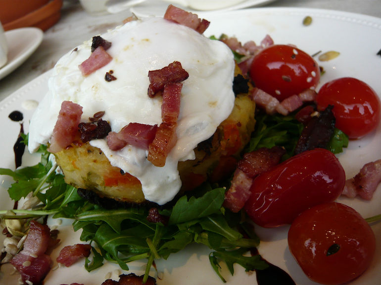 Bubble and squeak topped with poached egg. Photo Credit: © WordRidden via Wikimedia Commons.