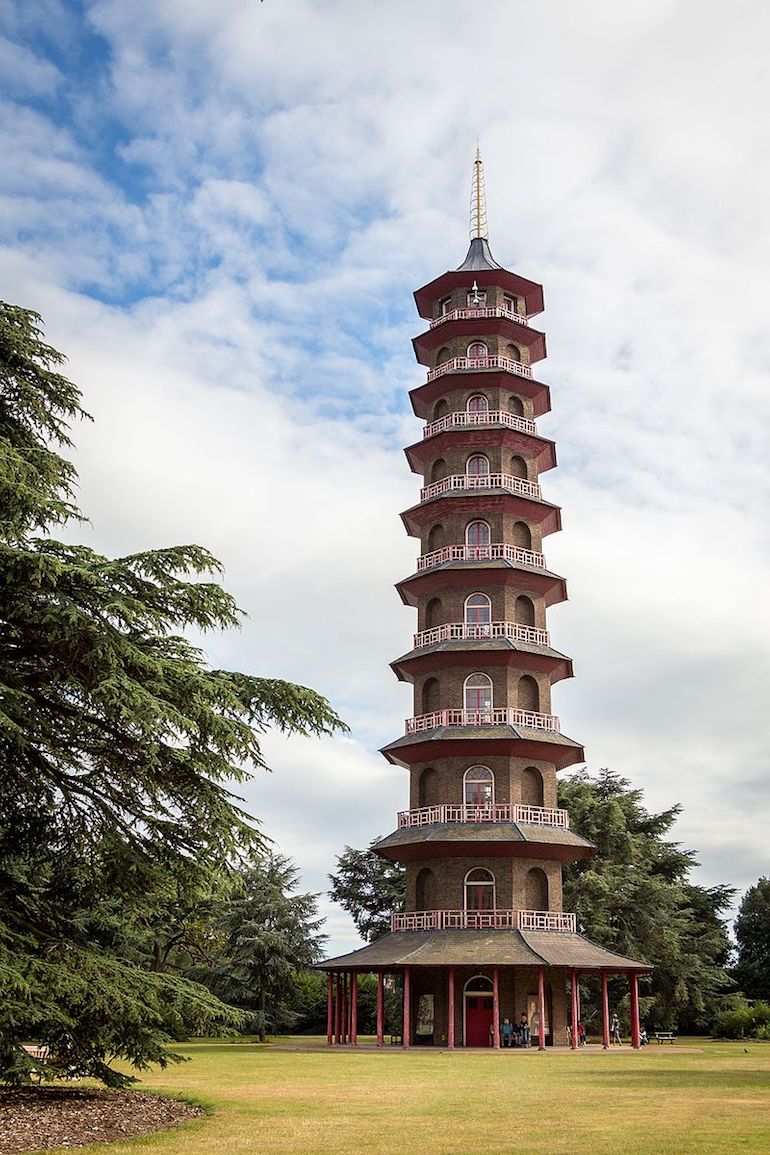 The Pagoda at Kew Gardens in London. Photo Credit: © Rafa Esteve via Wikimedia Commons.