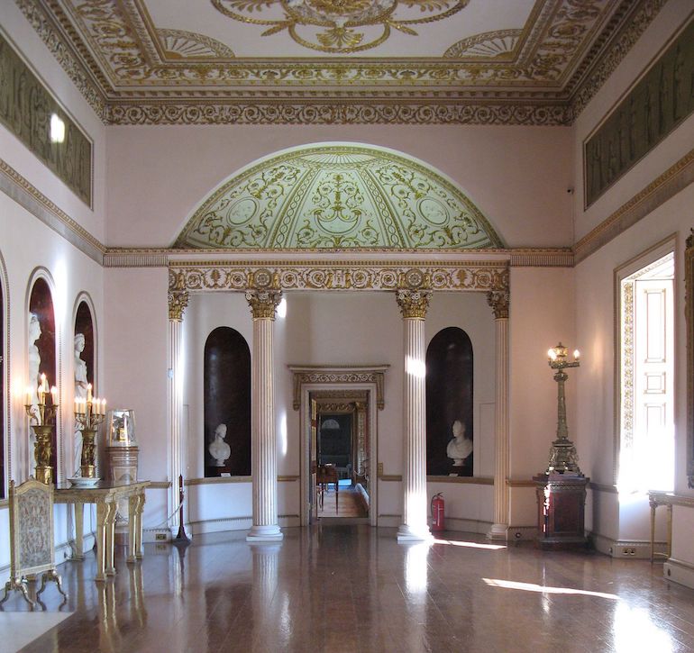 Interior of Syon House. Photo Credit: © Charlotte Gilhooly via Wikimedia Commons.