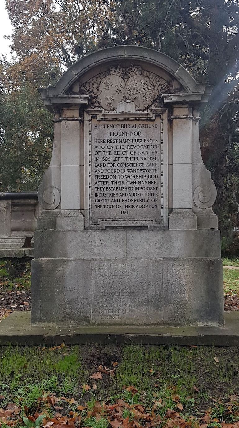 Huguenot memorial at Mount Nod Cemetery. Photo Credit: © Christopher Hayden.