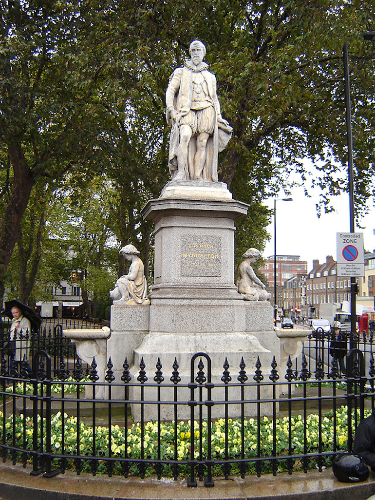 Statue of Sir Hugh Myddelton by John Thomas, on Islington Green. Photo Credit: © Tarquin Binary via Wikimedia Commons.