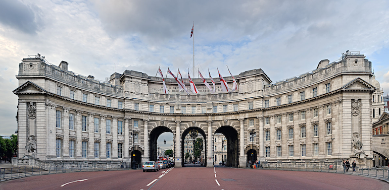 Admiralty Arch is a landmark building in London. Photo Credit: Diliff via Wikimedia Commons.