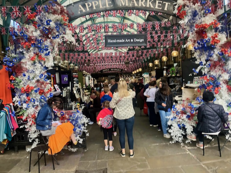Apple Market in Covent Garden. Photo Credit: © Ursula Petula Barzey.