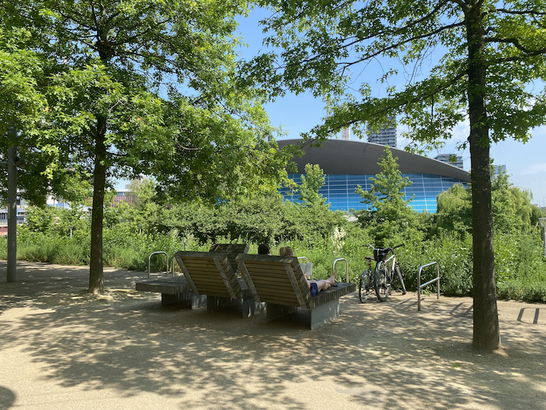 Chilling by the London Aquatic Centre at Queen Elizabeth Olympic Park. Photo Credit: © Sarah Woods.