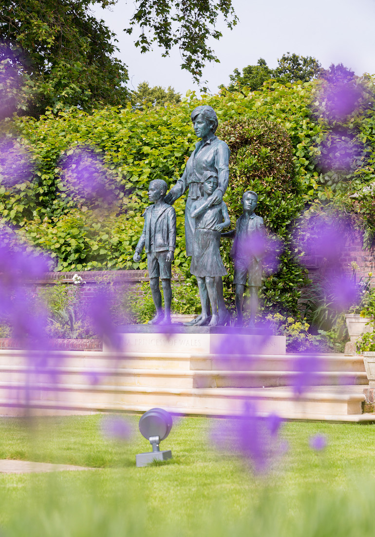 Prince Diana Statue at Kensington Palace by Sculptor Ian Rank-Broadley. Photo Credit: Adam Budhram at Historic Royal Palaces.