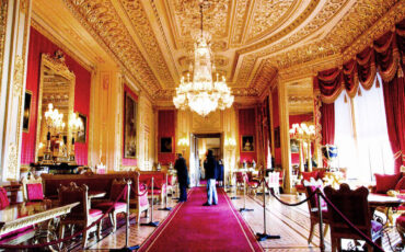Crimson Drawing Room at Windsor Castle.  Photo Credit: © Empirically Grounded via Wikimedia Commons.