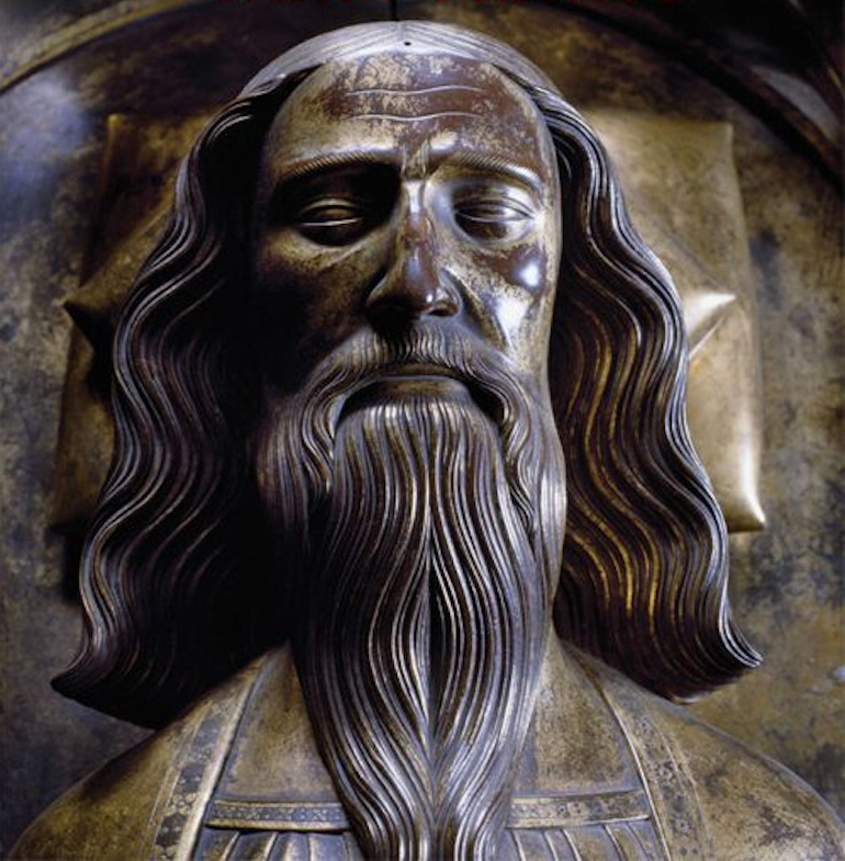 Detail from Edward's bronze effigy in Westminster Abbey. Photo Credit: © Public Domain via Wikimedia Commons.