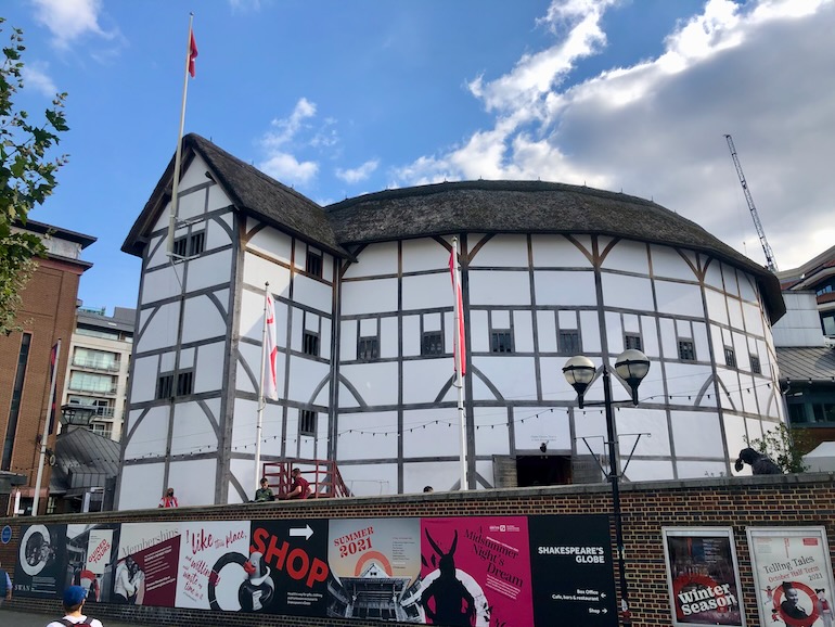 Shakespeare’s Globe – the Globe Theatre and the Sam Wanamaker Playhouse. Photo Credit: © Ursula Petula Barzey.
