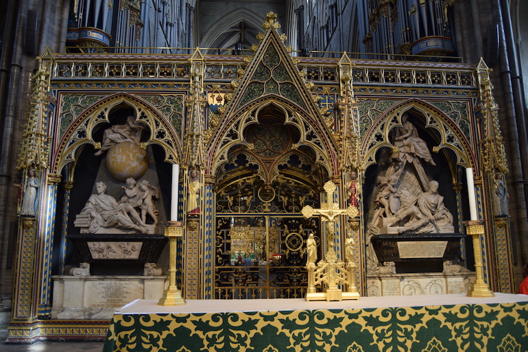 Westminster Abbey Burials: Scientists’ Corner. Photo Credit: © David Streets. 