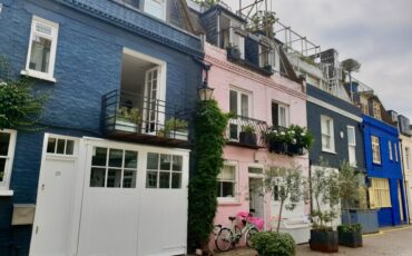 Mews Houses in Notting Hill area in London. Photo Credit: © Ursula Petula Barzey.