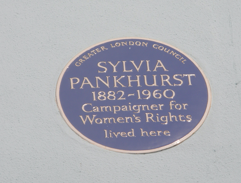 Sylvia Pankhurst blue plaque at 121 Cheyne Walk, London. Photo Credit: © English Heritage.