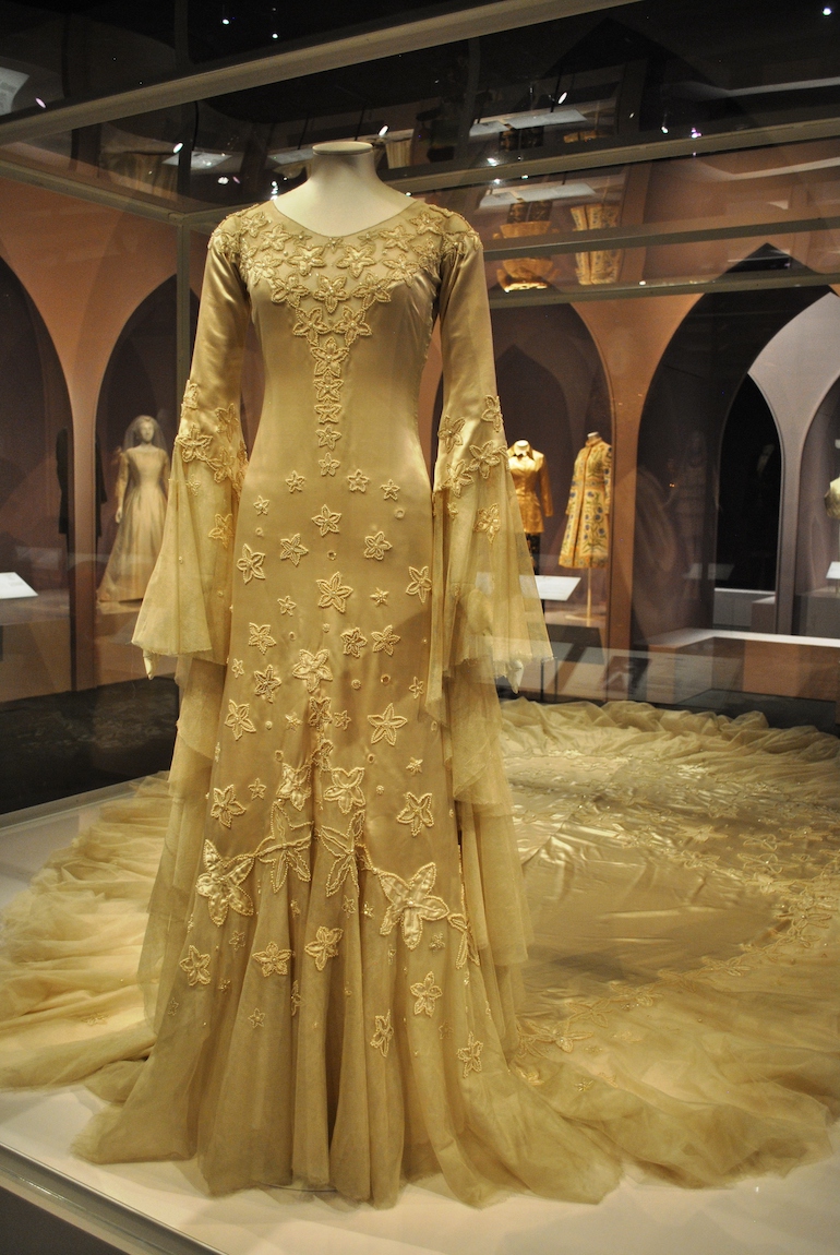 1933 Norman Hartnell wedding dress worn by Margaret Whigham Sweeney, Duchess of Argyll. Photo Credit: © Elisa Rolle via Wikimedia Commons.