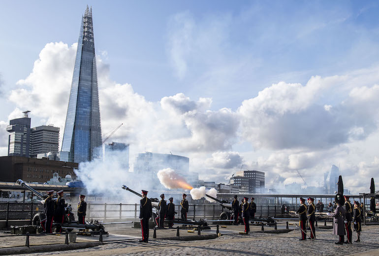 The Honourable Artillery Company Regiment fire their Guns at the Tower of London. Photo Credit: © Sgt Randall RLC via Wikimedia Commons.