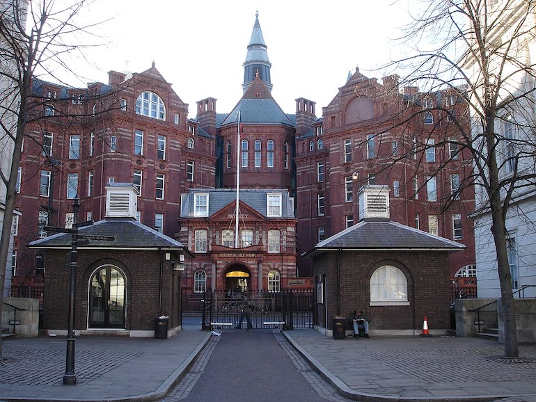 Cruciform Building at University College London. Photo Credit: © LordHarris via Wikimedia Commons.