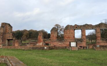 Bradgate House ruins. Photo Credit: © Gail Jones.