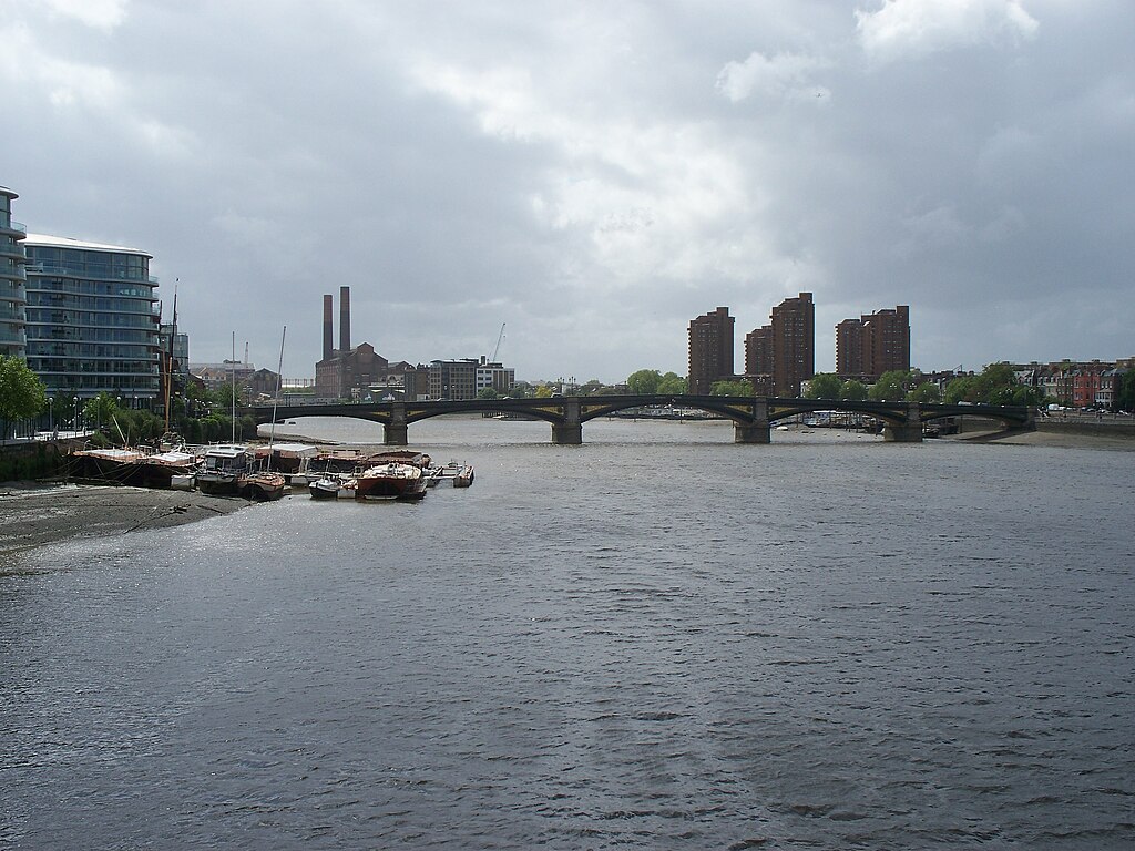 Battersea Bridge in London. Photo Credit: © Iridescent via Wikimedia Commons.