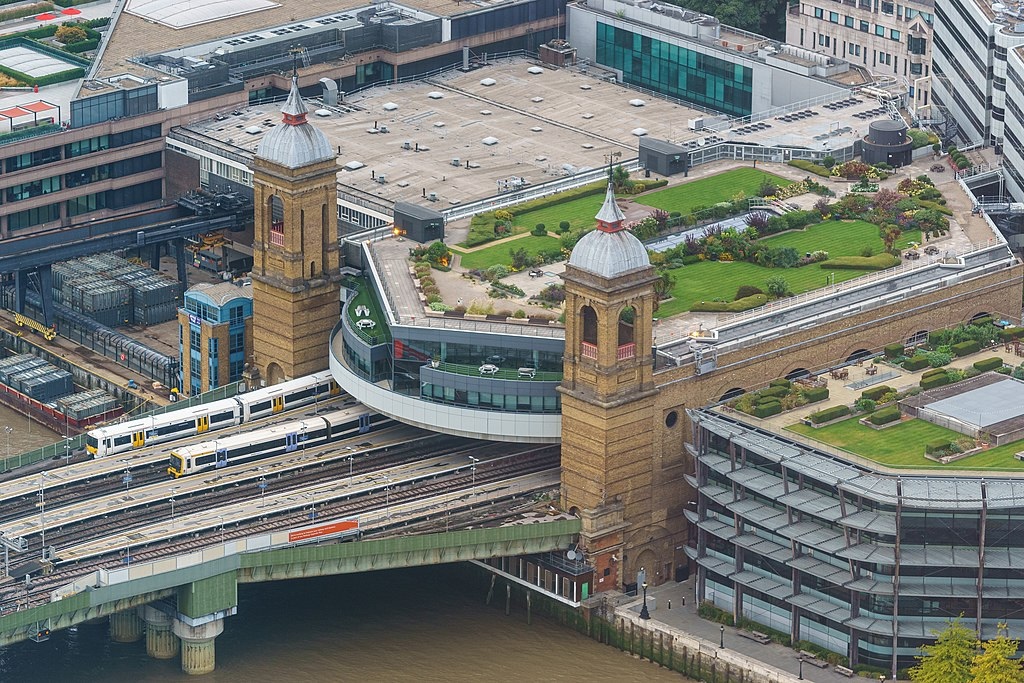 Cannon Street Station seen from The Shard, showing roof garden and twin towers. Photo Credit: © Colin via Wikimedia Commons.