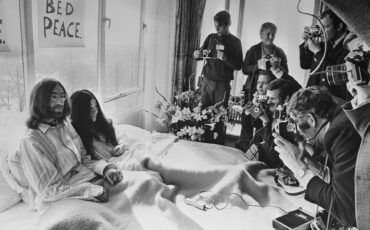 Yoko Ono and John Lennon, Bed-In for Peace, Amsterdam, 1969. Courtesy YO. Photo by Central Press/Getty Images via Tate Modern.