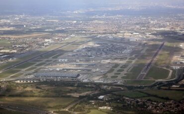 London Heathrow Airport. Photo Credit: © Konstantin Von Wedelstaedt via Wikimedia Commons.