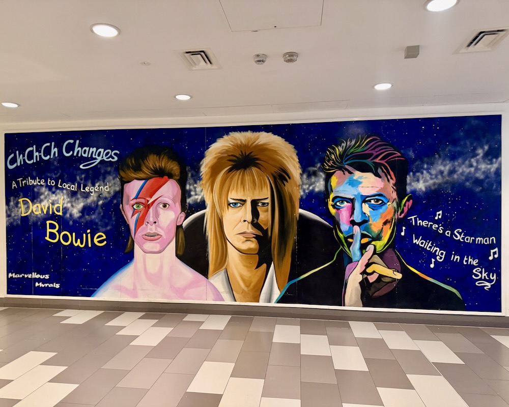 David Bowie Mural in The Glades Shopping Centre Bromley by Marvellous Murals. Photo Credit: © Ursula Petula Barzey.