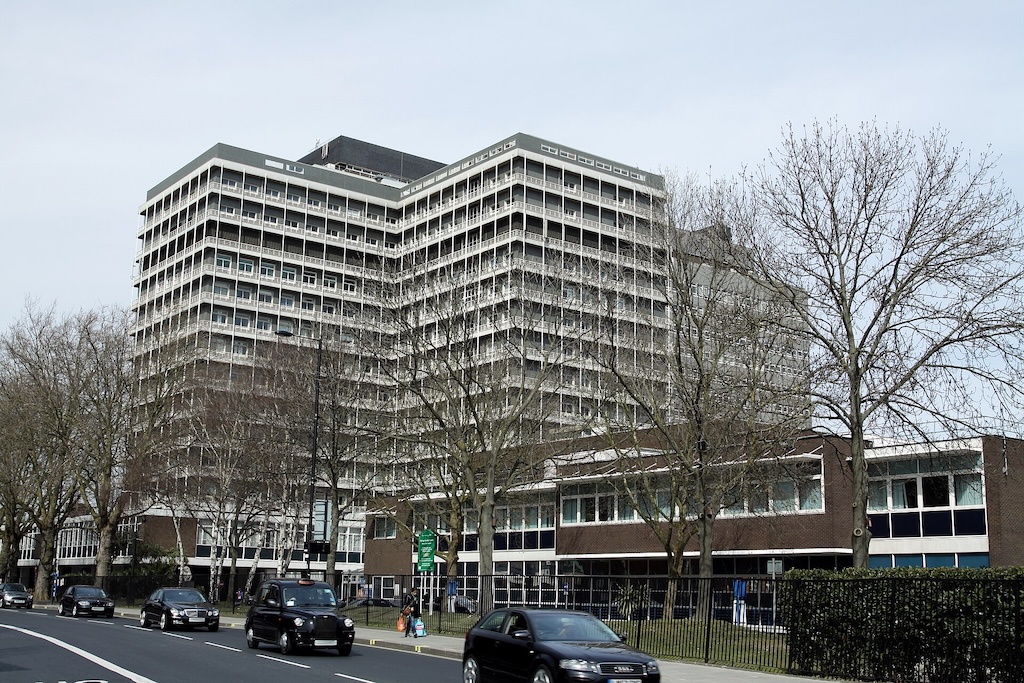 Charing Cross Hospital in London. Photo Credit: © Chmee2 via Wikimedia Commons.